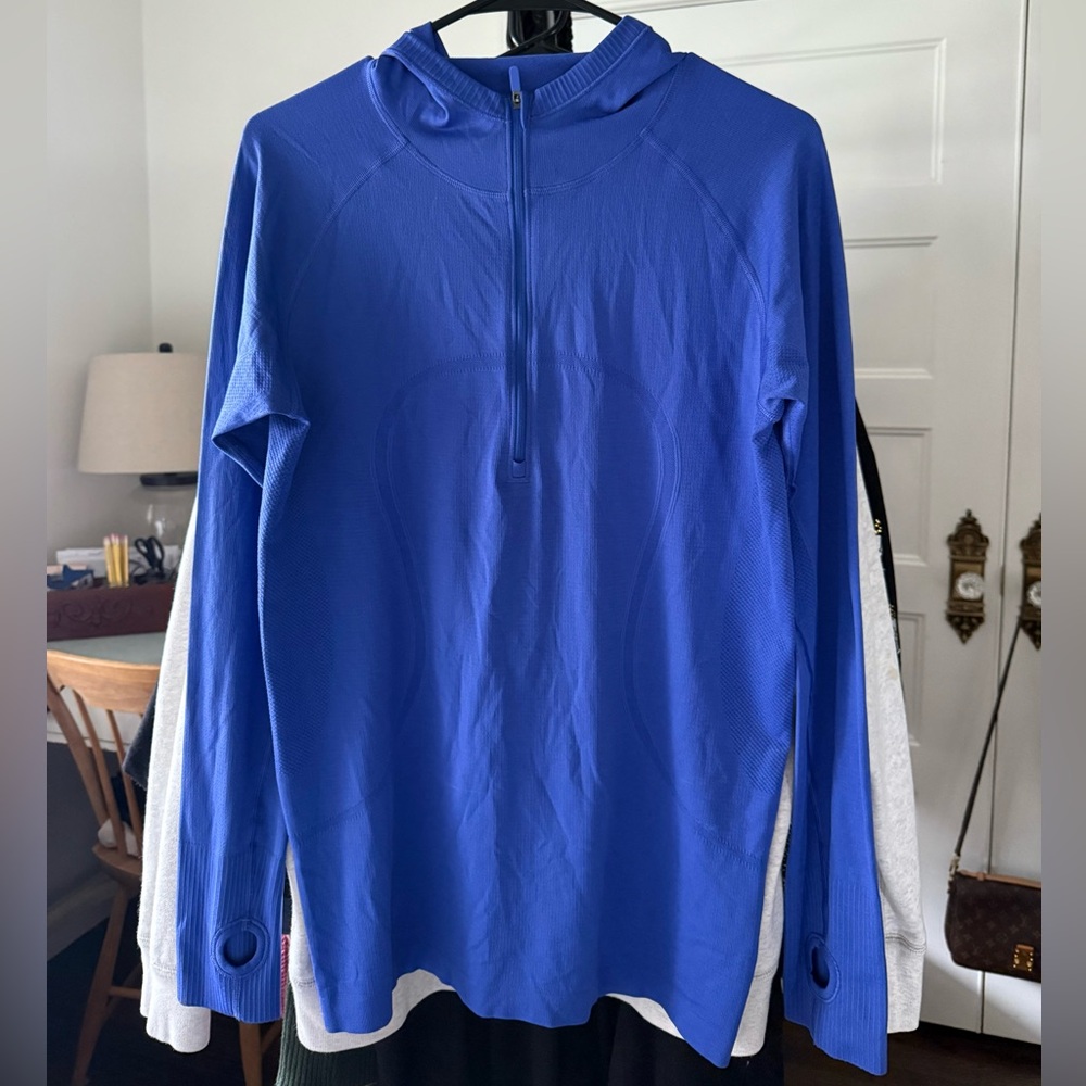Women’s Lululemon athletica lightweight jacket